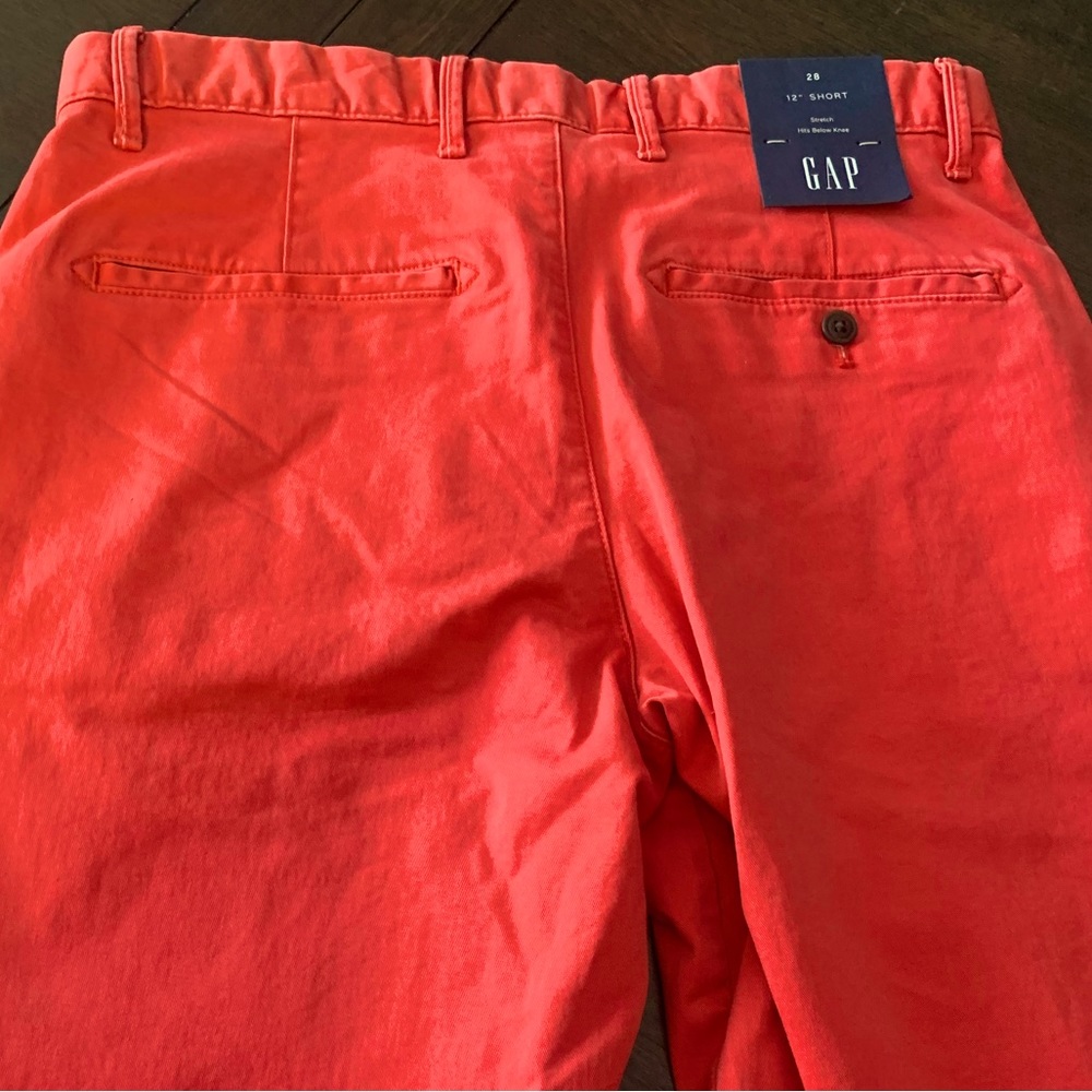 Summer Gap for Good NWT 28 Waist Coral Shorts Longer Shorts 12”